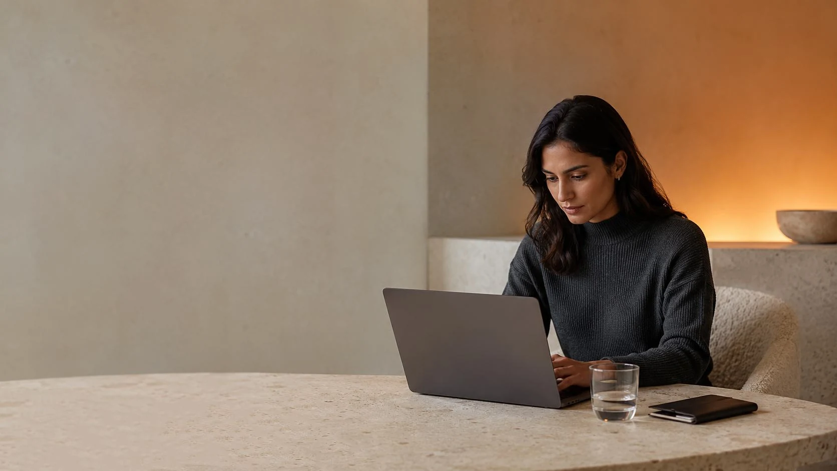 Client following a payment from her laptop